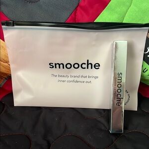 Smooche Beauty Set - White and Silver